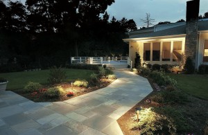 path_lighting_There is a big difference in the look of high quality LED or halogen lighting and solar._tampa_bay